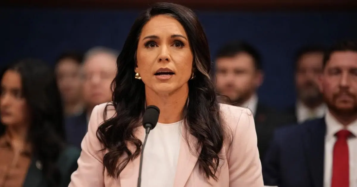 Bà Gabbard cho rằng mục tiêu của ông Trump tại Iran khác với Israel