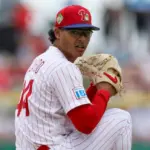 Jesús Luzardo cam kết với Phillies và cha mình