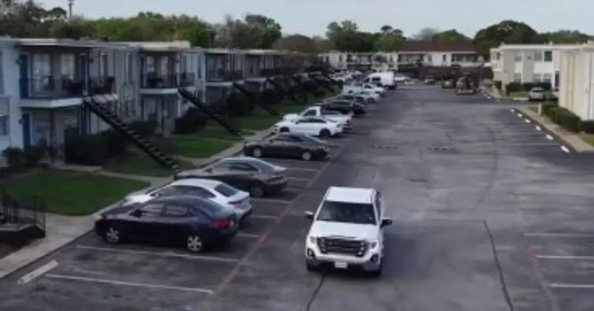 Cư dân khu chung cư ở Baytown mất điện nhiều ngày, tìm kiếm câu trả lời