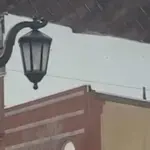 Gió mạnh làm tốc mái nhà ở Ohio