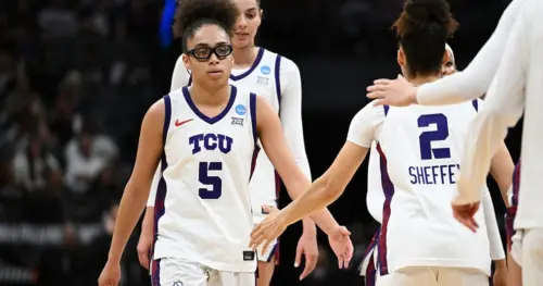 TCU chấm dứt hành trình ‘cổ tích’ của Virginia, lần thứ hai liên tiếp vào Vòng Tứ kết Giải Vô địch Bóng rổ Nữ NCAA