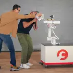 RJ Scaringe của Rivian tin rằng chúng ta đang làm robot sai cách