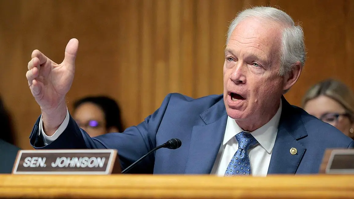 Thượng Nghị Sĩ Ron Johnson: Thượng Viện Bị &#8216;Vỡ&#8217;, Kêu Gọi Bỏ Phiên Thỏa Hiệp Về Việc Cấp Kinh Phí Bộ An Ninh Nội Địa