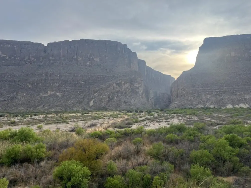 Nhóm bảo tồn kêu gọi Quốc Hội ngăn chặn bức tường biên giới tại Công viên Big Bend