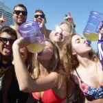 Các thành phố biển miền Nam siết chặt quy định mùa nghỉ Xuân