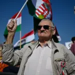 Thủ tướng Hungary Viktor Orbán và đối thủ tổ chức các cuộc mít tinh cạnh tranh trước bầu cử tháng 4