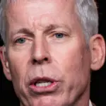 Ngoại trưởng: Eo biển Hormuz không an toàn cho vận tải biển