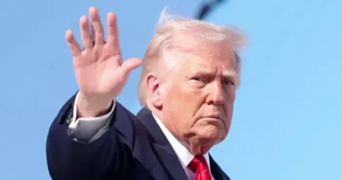 Tổng Thống Trump cho rằng giá dầu có thể tăng sau khi đàm phán hòa bình Mỹ – Iran sụp đổ