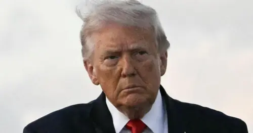 Tổng Thống Trump Thông Báo Phong Tỏa Eo Biển Hormuz Sau Đàm Phán Hòa Bình Thất Bại