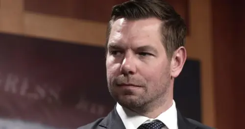 Ông Eric Swalwell rút khỏi cuộc đua Thống đốc California sau cáo buộc