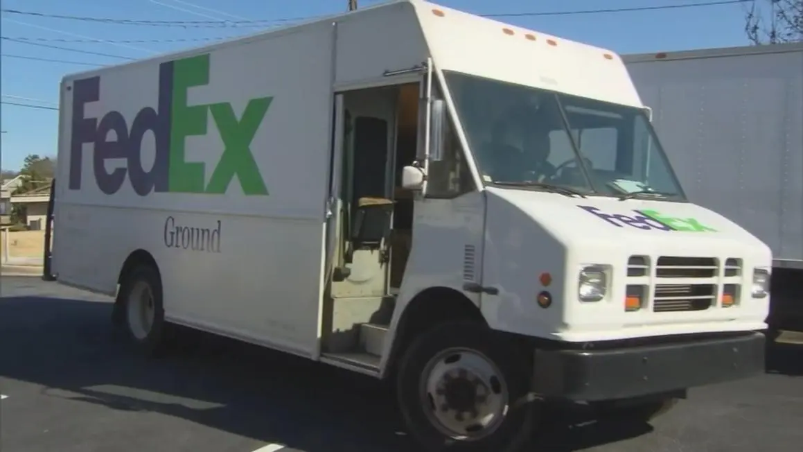 Amazon, UPS, FedEx, USPS áp dụng phụ phí nhiên liệu tạm thời để bù đắp chi phí tăng