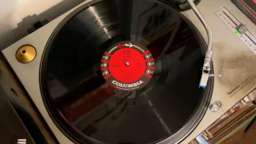 Taylor Swift và các nghệ sĩ khác phát hành đĩa than phiên bản giới hạn cho Ngày Cửa hàng Đĩa nhạc