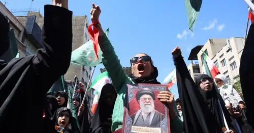 Iran bước vào đàm phán hòa bình trong thế mạnh nhưng đầy lo ngại về Tổng Thống Trump