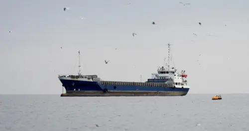 Mỹ bắt đầu phong tỏa các cảng Iran, giá dầu tăng vọt sau khi đàm phán đổ vỡ