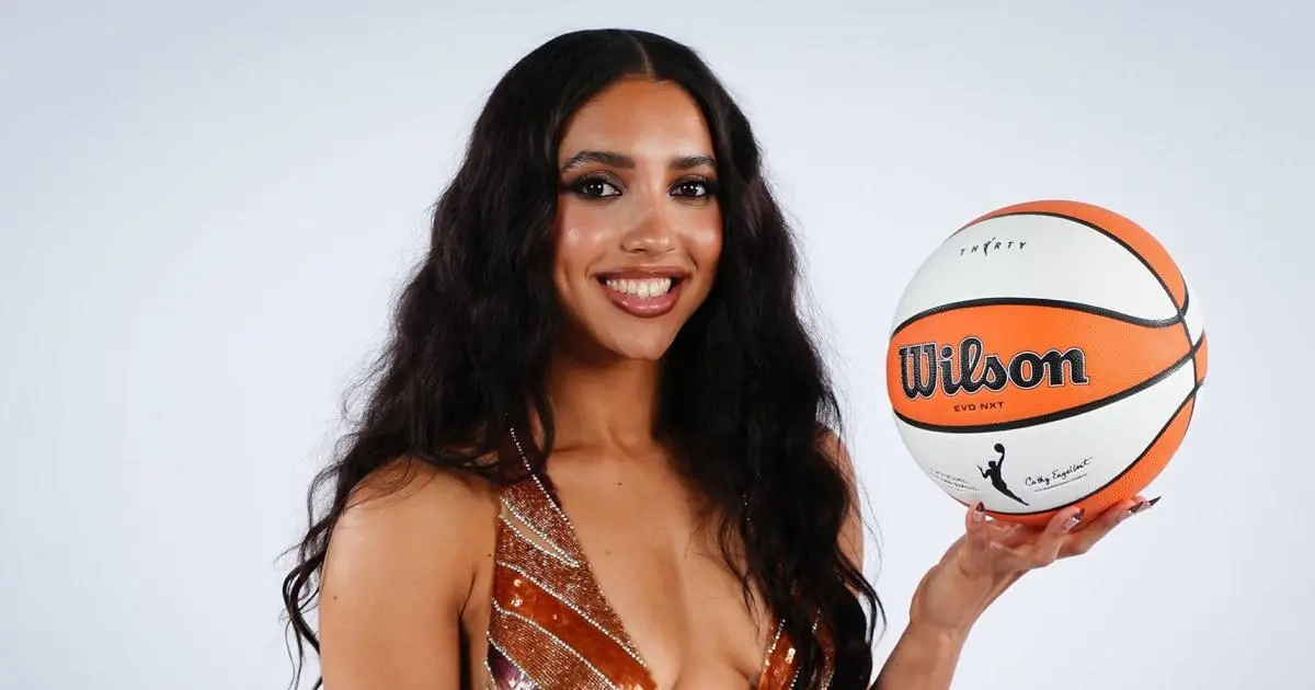 Azzi Fudd số 1 WNBA, UCLA thống trị vòng đầu