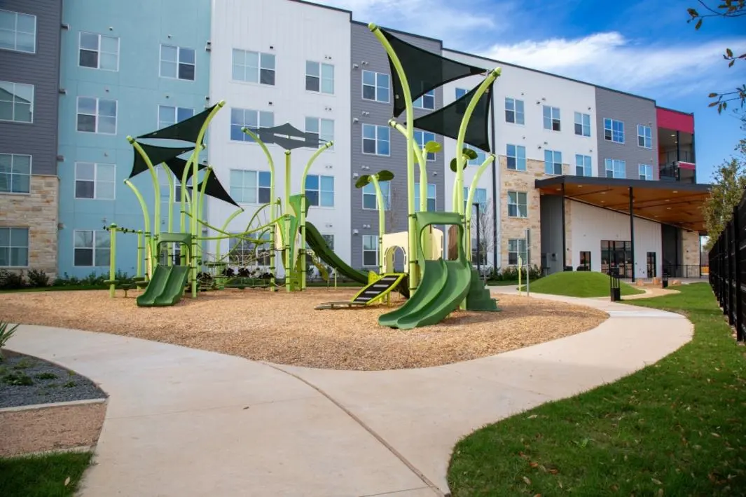Dự án nhà ở giá rẻ Norman Commons mở cửa tại Đông Austin, cung cấp 156 căn hộ