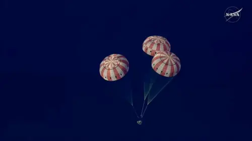 Phi hành gia Artemis II Victor Glover bày tỏ lòng biết ơn sau sứ mệnh