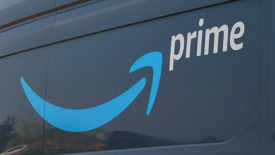 Amazon Thêm Phụ Phí 3.5% Cho Người Bán Bên Thứ Ba Do Giá Nhiên Liệu Tăng