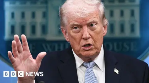 Donald Trump công kích các đồng minh cũ, hé lộ sự chia rẽ trong phe MAGA