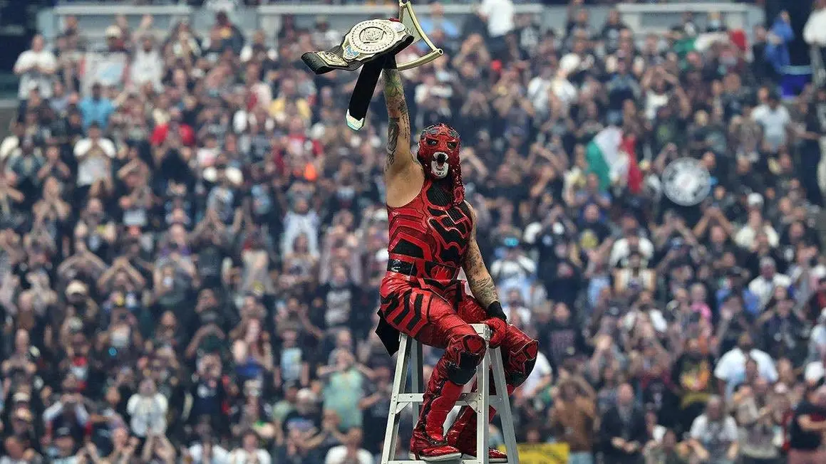 Penta giữ chức vô địch Intercontinental tại WrestleMania 42
