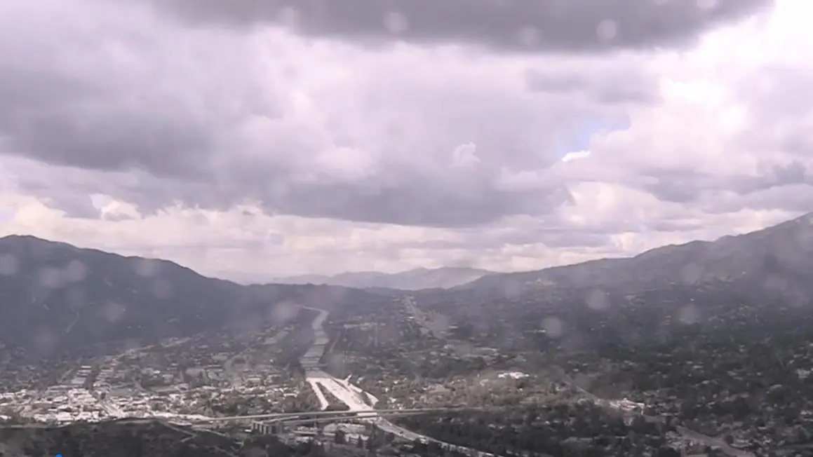 Nam California Đối Mặt Với Mưa Bão Cuối Tuần, Có Tuyết Mùa Xuân