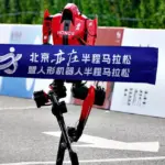 Robot phá kỷ lục marathon của con người tại Bắc Kinh