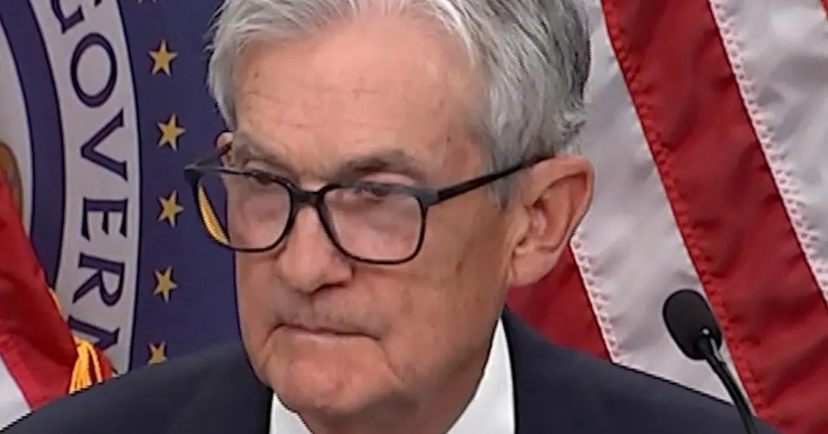 Powell đùa về việc giữ ‘hồ sơ thấp’ tại Hội đồng Fed