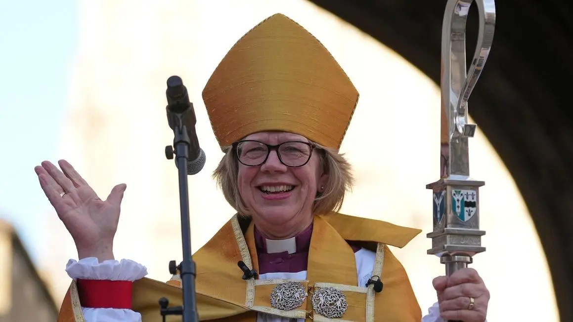 Nữ Tổng Giám Mục Canterbury Gặp Đức Giáo Hoàng và Cầu Nguyện Tại Vatican