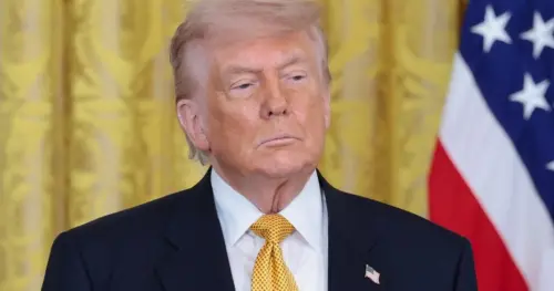 Tổng Thống Trump tuyên bố lệnh ngừng bắn giữa Hoa Kỳ và Iran vẫn còn hiệu lực giữa lúc căng thẳng gia tăng