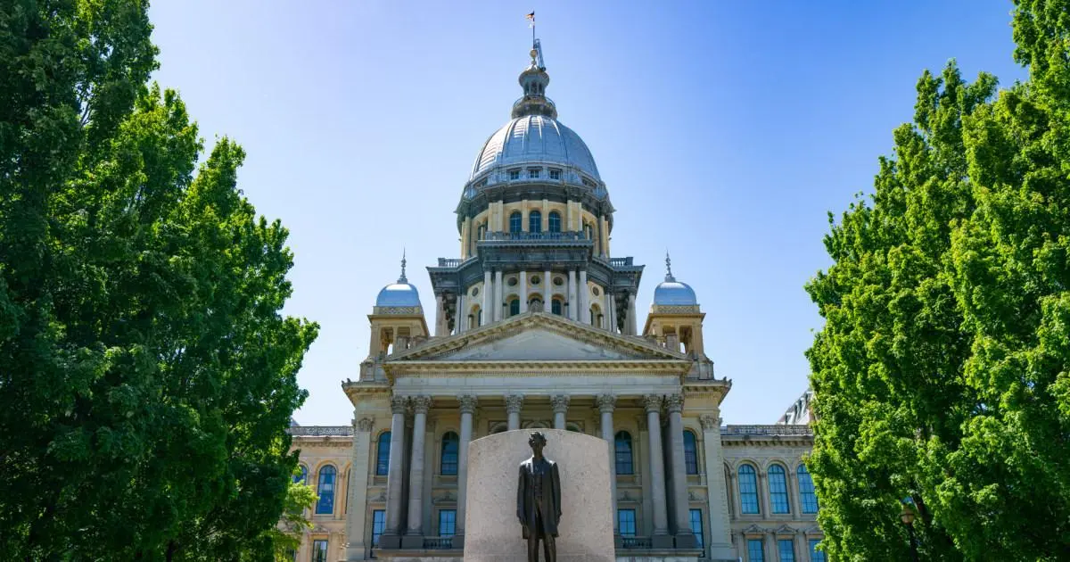Bang Illinois thông qua luật AI mang tính lịch sử, yêu cầu kiểm toán an toàn từ bên thứ ba