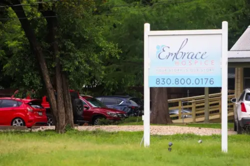 Nhà cung cấp dịch vụ chăm sóc giảm nhẹ kỷ niệm 5 năm hoạt động tại New Braunfels