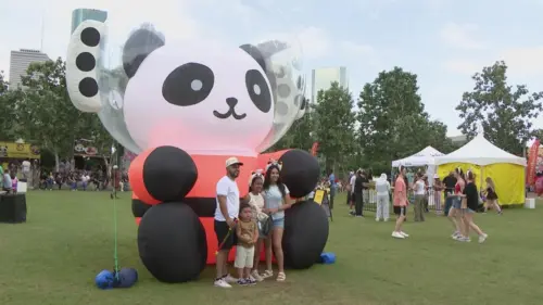 Lễ hội Gấu trúc lần đầu tiên mang văn hóa, ẩm thực châu Á đến Houston dịp Tháng Di Sản Người Mỹ Gốc Á