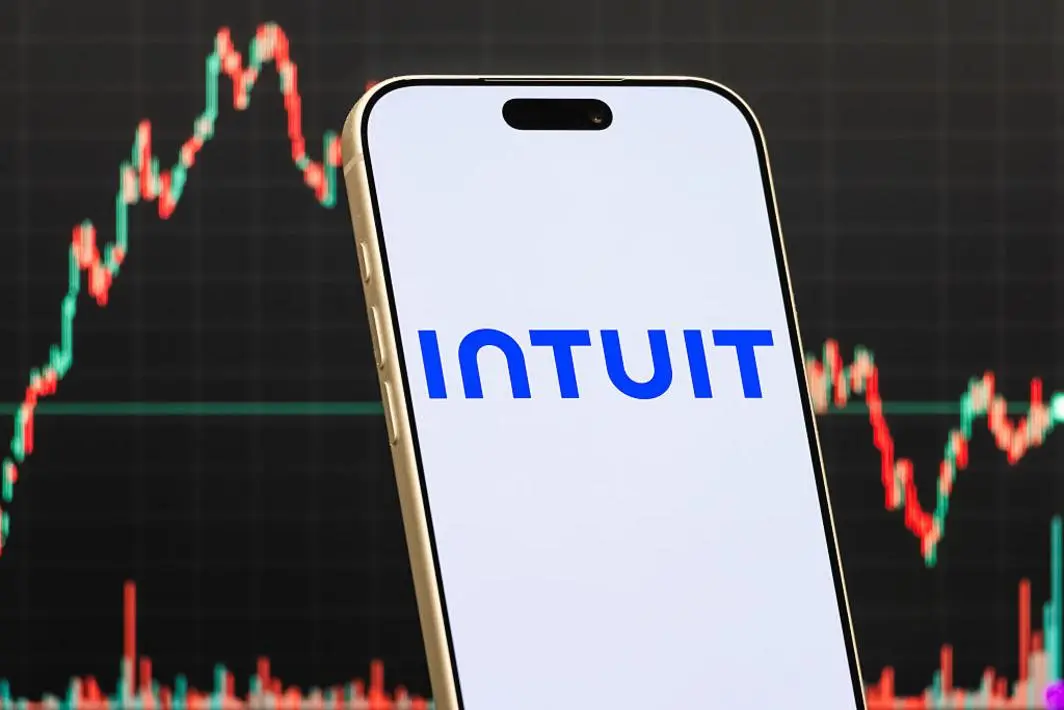 Intuit cắt giảm hơn 3.000 nhân viên để tập trung vào AI