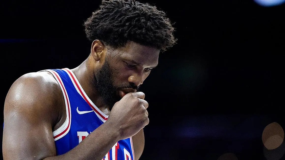 Ngôi sao Sixers Joel Embiid vắng mặt trận thứ 2 gặp Knicks vì chấn thương mắt cá chân và hông