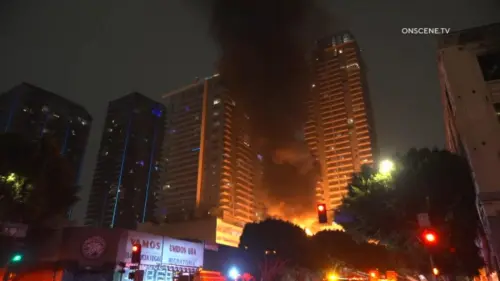 Cháy lớn tại cửa hàng văn phòng phẩm ở Trung tâm Los Angeles