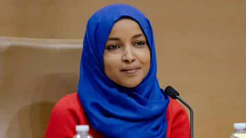 Nghị sĩ Ilhan Omar im lặng khi bị hỏi về mối liên hệ với vụ gian lận ở Minnesota