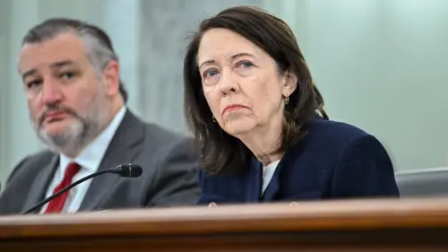 Ted Cruz và Maria Cantwell ra mắt dự luật lưỡng đảng về điền kinh đại học giữa hỗn loạn NIL và kiện tụng