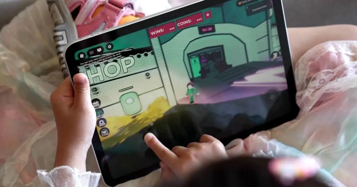 Các tính năng an toàn mới của Roblox để bảo vệ trẻ em