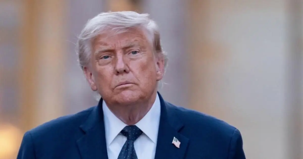 Tổng Thống Trump ca ngợi giá xăng giảm khi các nhà lập pháp thông qua nghị quyết về quyền chiến tranh