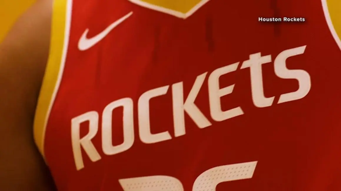 Houston Rockets Tôn Vinh Nguồn Gốc Với Bản Vẽ Hiện Đại Trong Lễ Ra Mắt Trang Phục Mới Mùa 2026-27