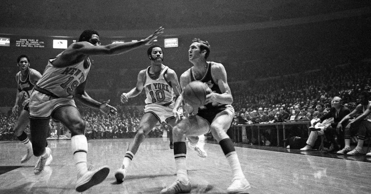 Chiến thắng của Knicks chấm dứt một trong những cơn khát danh hiệu dài nhất NBA