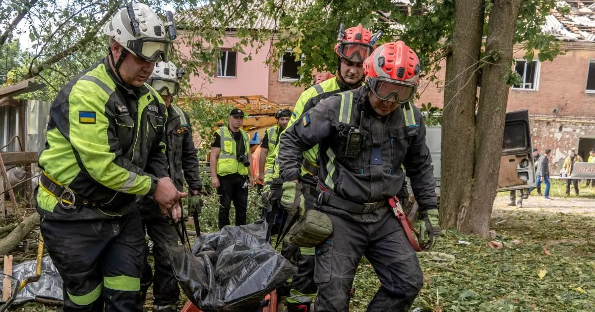 Nga pháo kích tòa nhà chung cư ở Kharkiv, Ukraina, ít nhất 1 người thiệt mạng