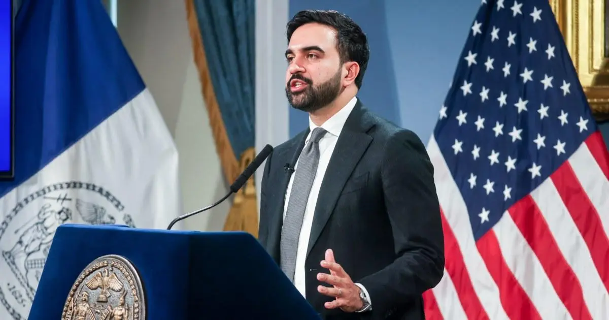 Phong Cách Độc Lạ Của Tổng Thống Donald Trump Khi Ăn Mừng Ngày Quốc Khánh Hoa Kỳ