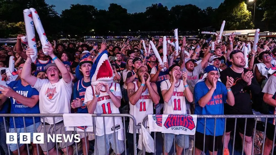 Người dân New York ăn mừng khả năng đội Knicks sắp vô địch