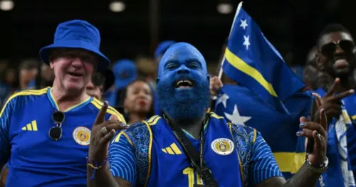 Màu sắc, đam mê và tự hào: Khán giả chiếm lĩnh khán đài World Cup