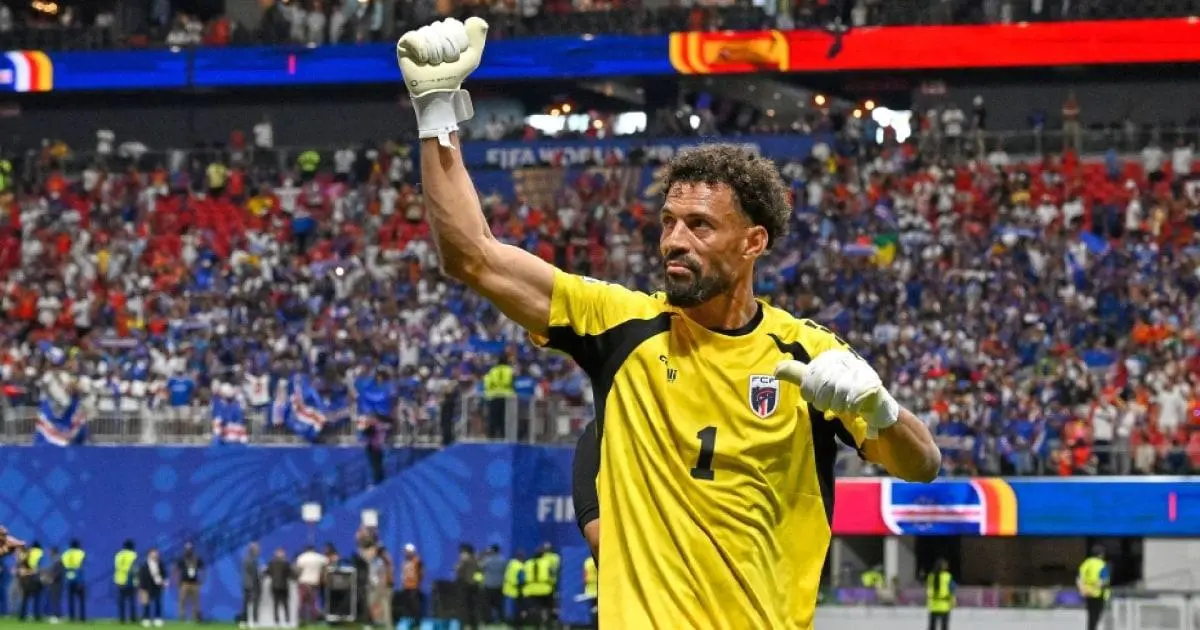 Thủ môn Vozinha của Cabo Verde chuẩn bị đối mặt Uruguay