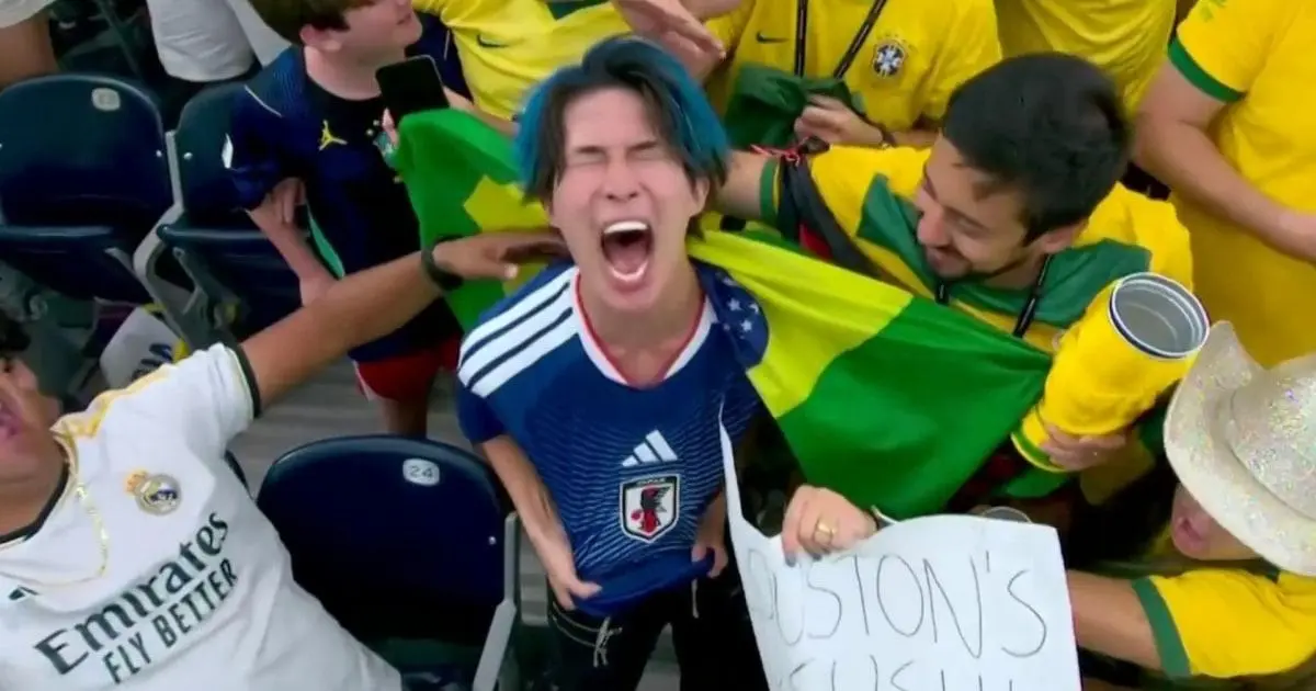 Người hâm mộ Nhật Bản suy sụp sau thất bại trước Brazil