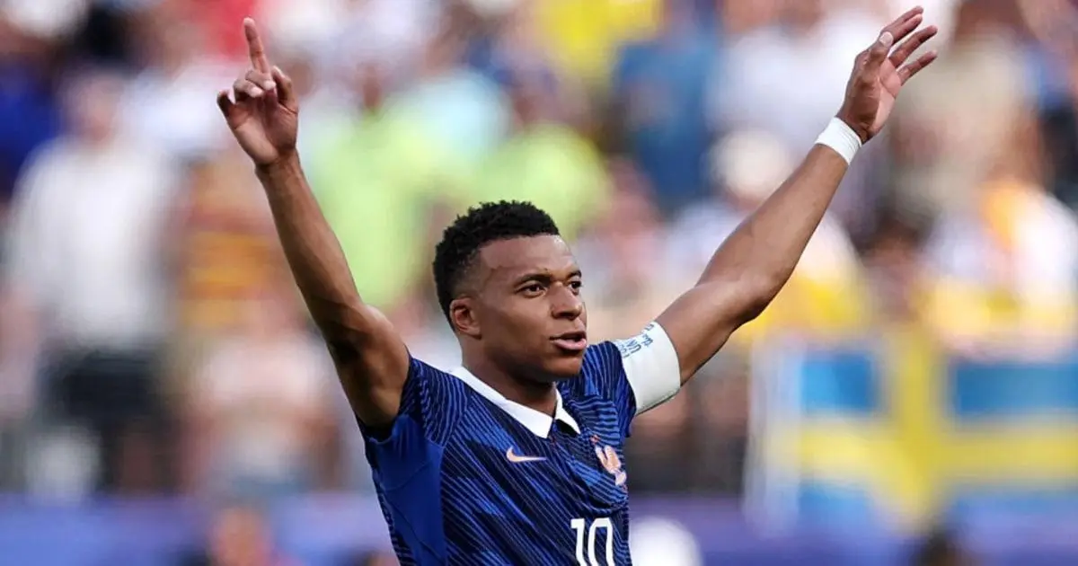 Siêu phẩm của Mbappé mở tỷ số cho Pháp trước Thụy Điển ở vòng 16 đội tại New York