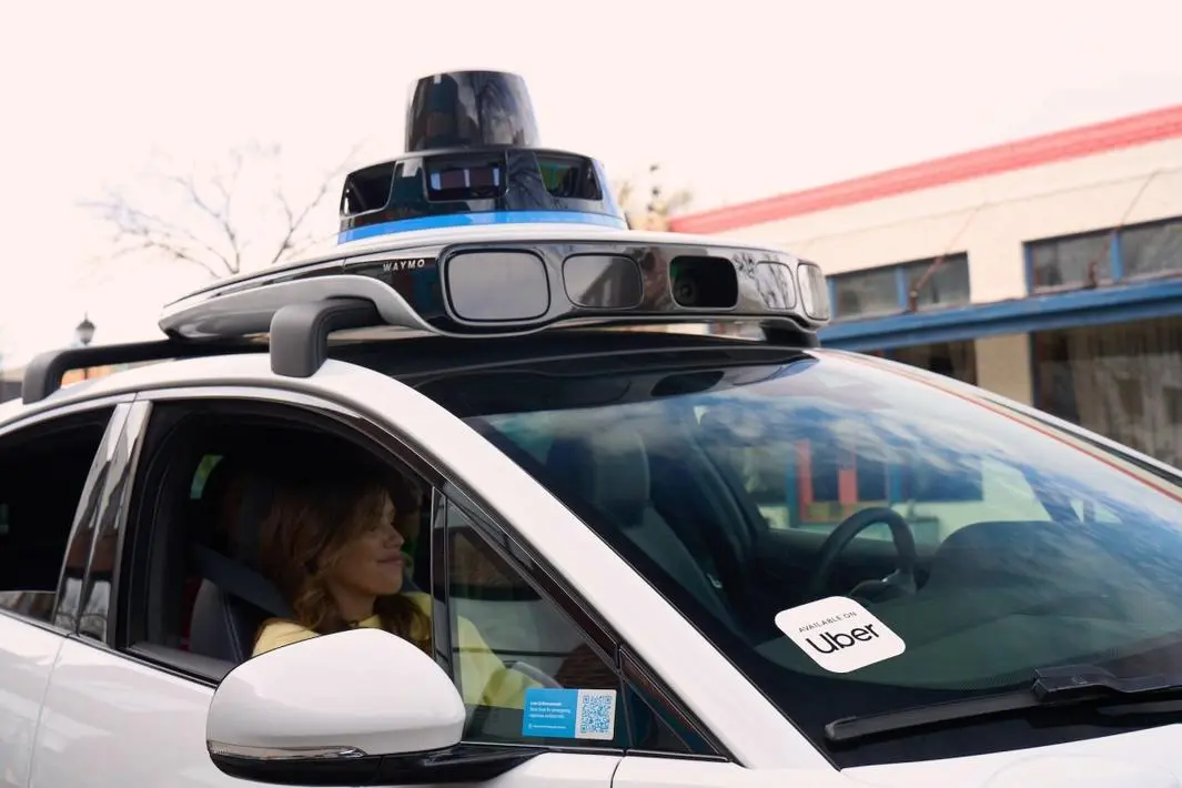 Waymo và Uber lặng lẽ chia tay tại Phoenix