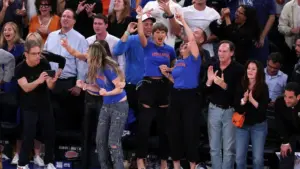 Bên trong ‘Hàng ghế Sao’ tại Vòng Chung kết NBA: Thỏa thuận ngầm, thử thách lòng trung thành và những ngôi sao bị mời ra về